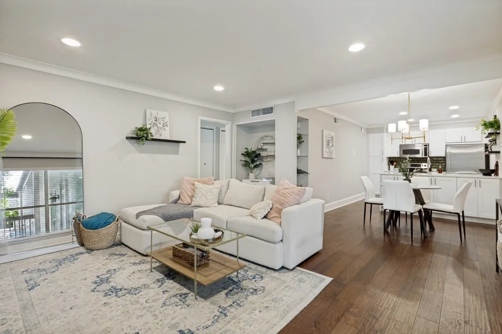 5934 Sandhurst Lane #208 Dallas, TX 75206