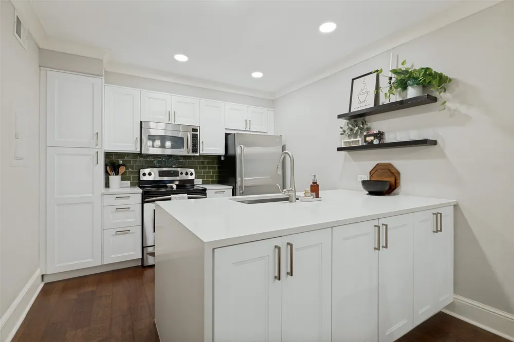 5934 Sandhurst Lane #208 Dallas, TX 75206