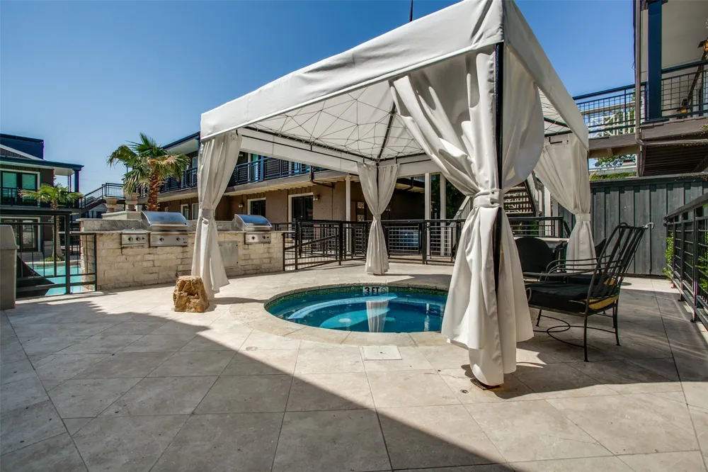 5934 Sandhurst Lane #208 Dallas, TX 75206