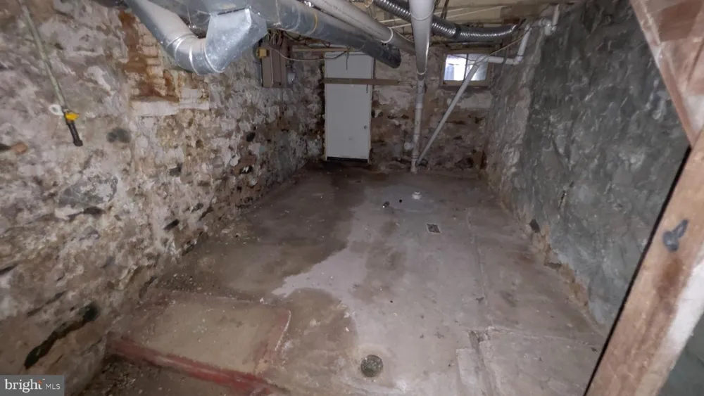 2913 W MOSHER STREET Baltimore, MD 21216