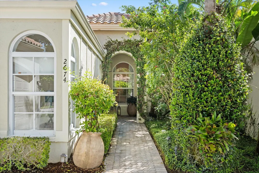 2674 Players Court Wellington, FL 33414