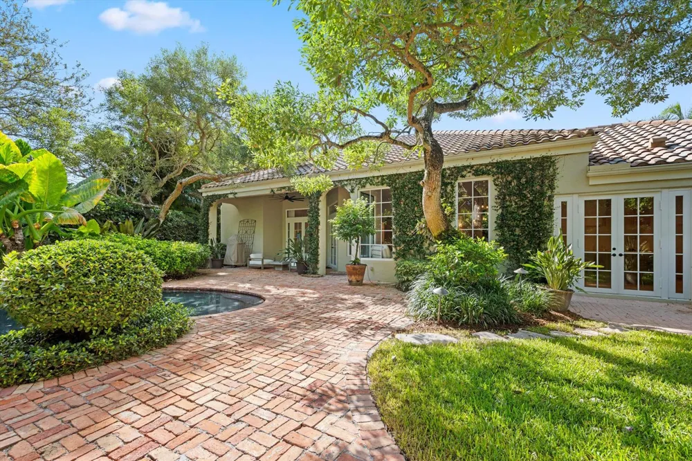 2674 Players Court Wellington, FL 33414