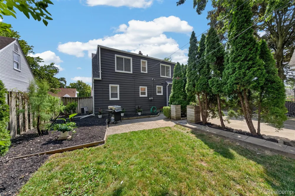 431 Edgeworth Avenue Royal Oak City, MI 48067