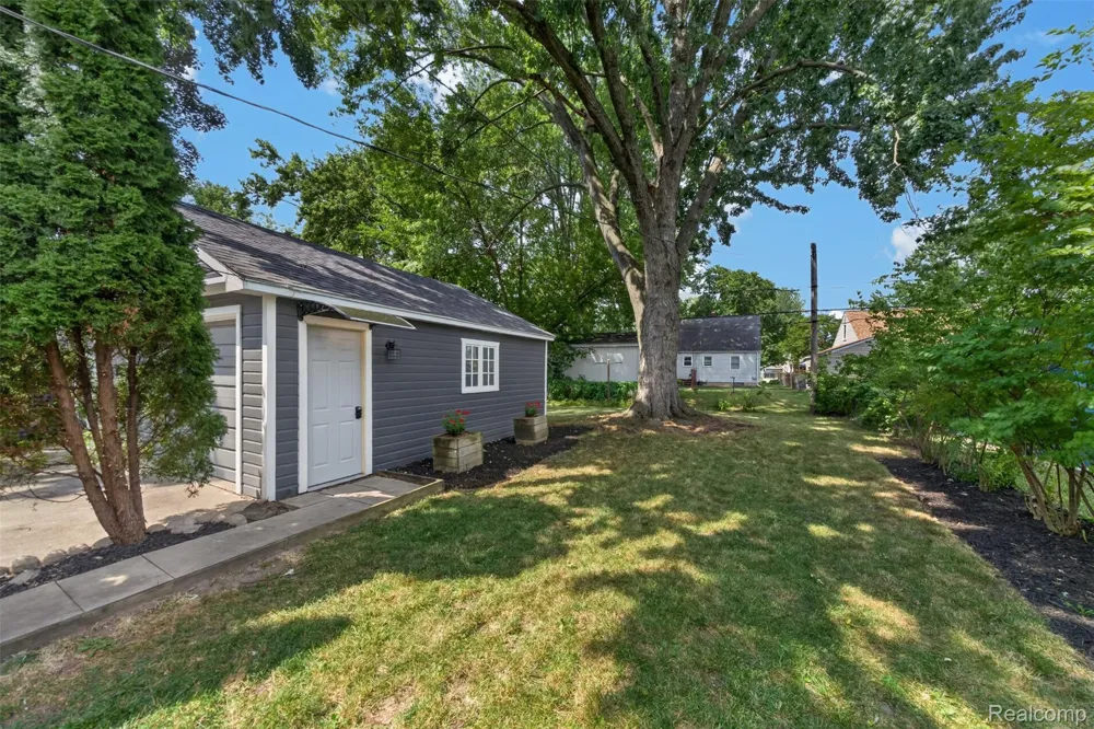 431 Edgeworth Avenue Royal Oak City, MI 48067