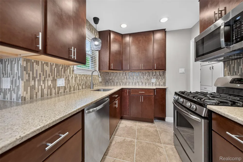 431 Edgeworth Avenue Royal Oak City, MI 48067