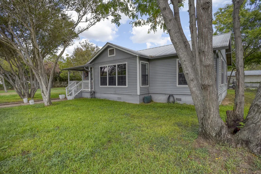 1401 Hill Street Bastrop, TX 78602