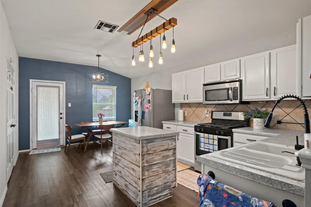 18029 Basketflower Bend Elgin, TX 78621