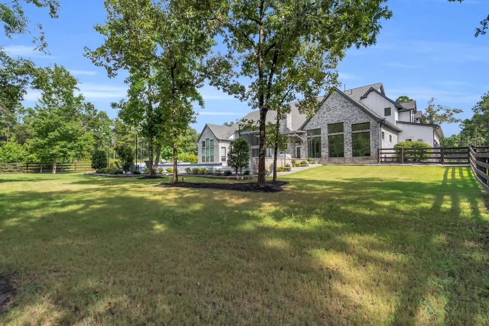 7190 Morningbrook Drive Montgomery, TX 77316