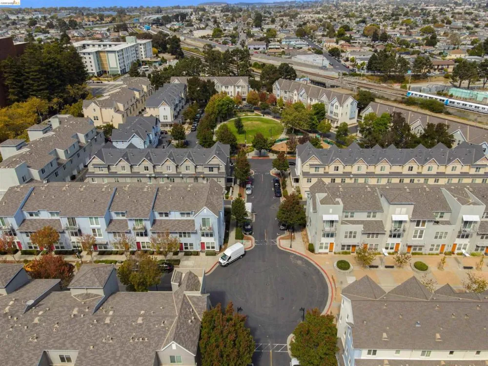 1543 Nevin Plz Richmond, CA 94801