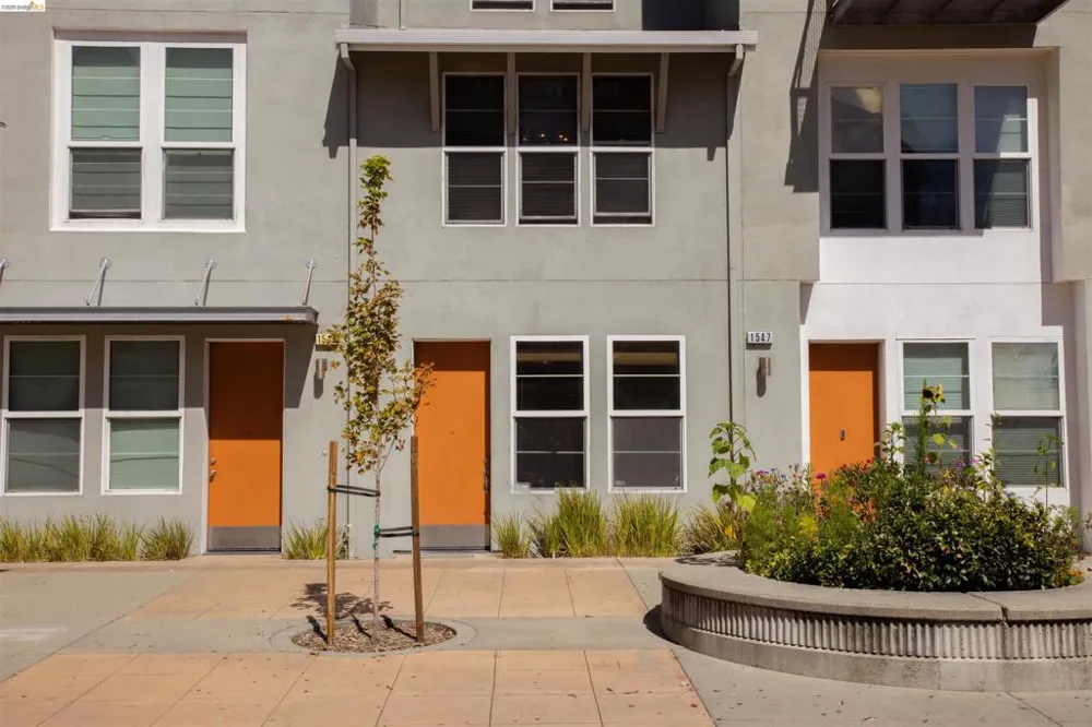 1543 Nevin Plz Richmond, CA 94801