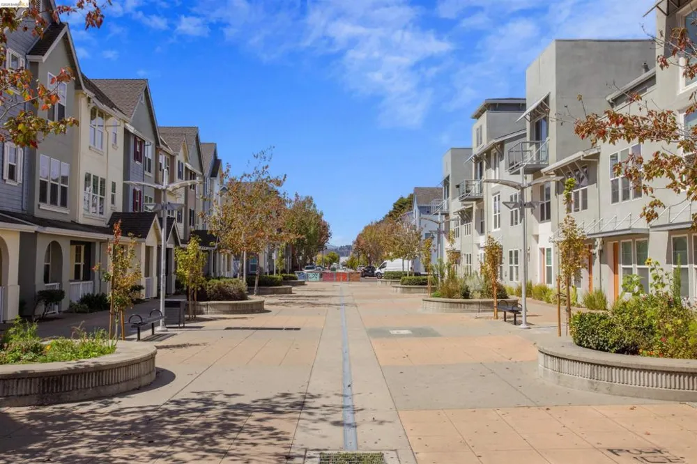 1543 Nevin Plz Richmond, CA 94801