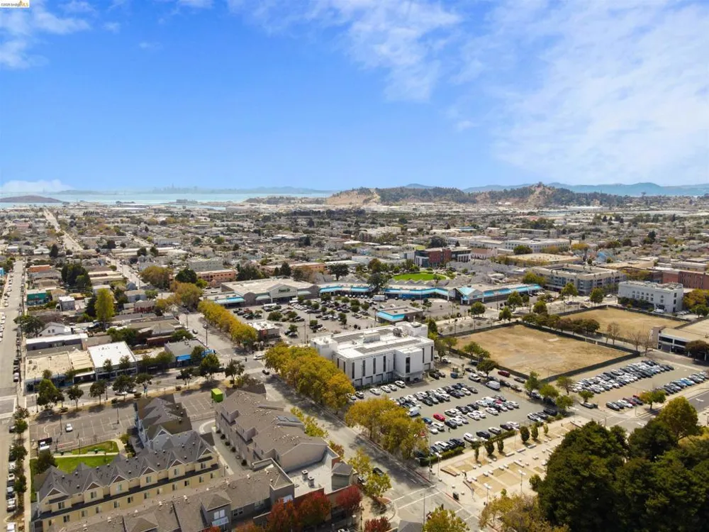 1543 Nevin Plz Richmond, CA 94801