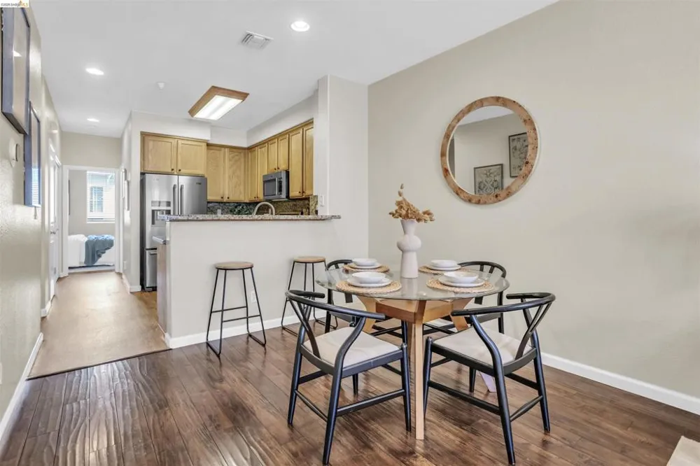 1543 Nevin Plz Richmond, CA 94801