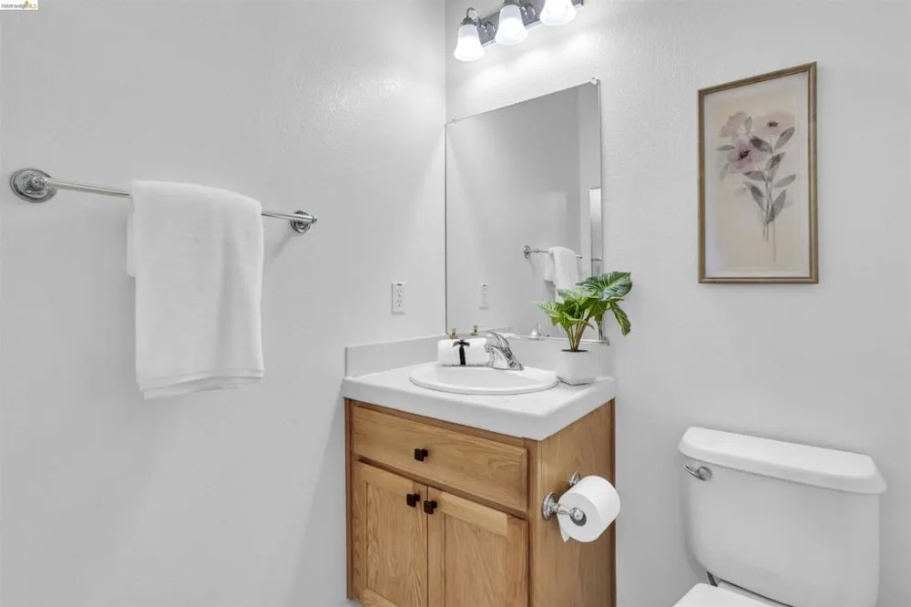1543 Nevin Plz Richmond, CA 94801
