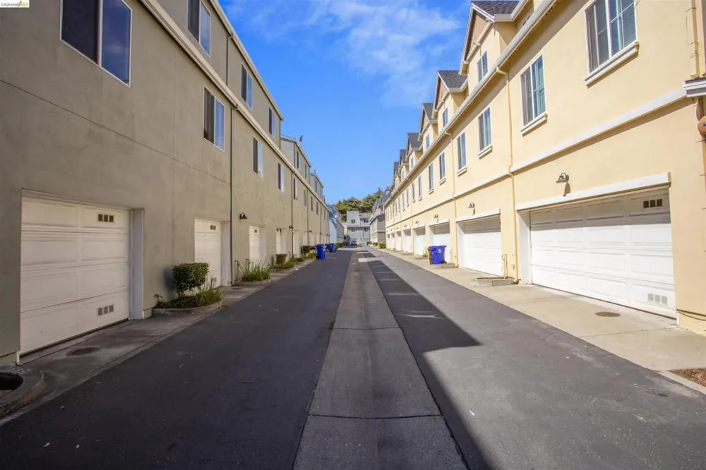 1543 Nevin Plz Richmond, CA 94801