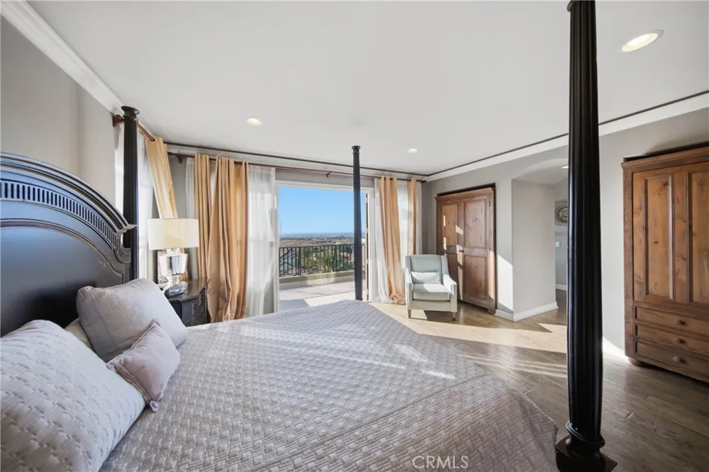 15 Marisol Newport Coast, CA 92657