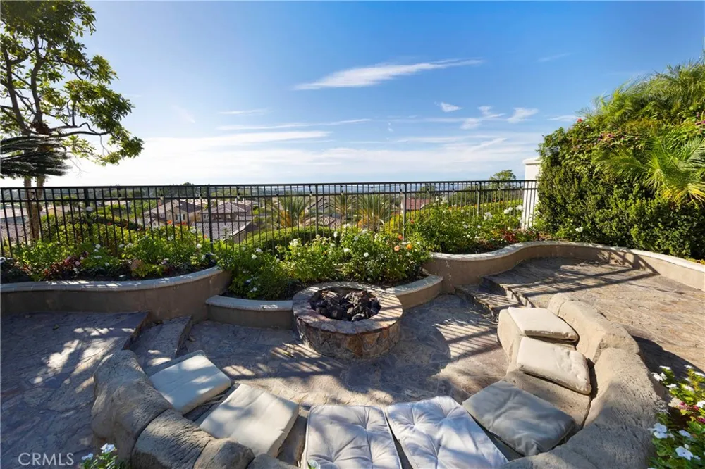 15 Marisol Newport Coast, CA 92657