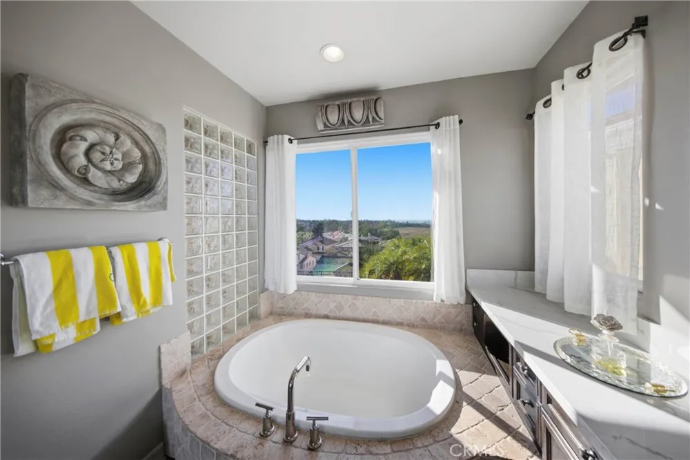 15 Marisol Newport Coast, CA 92657