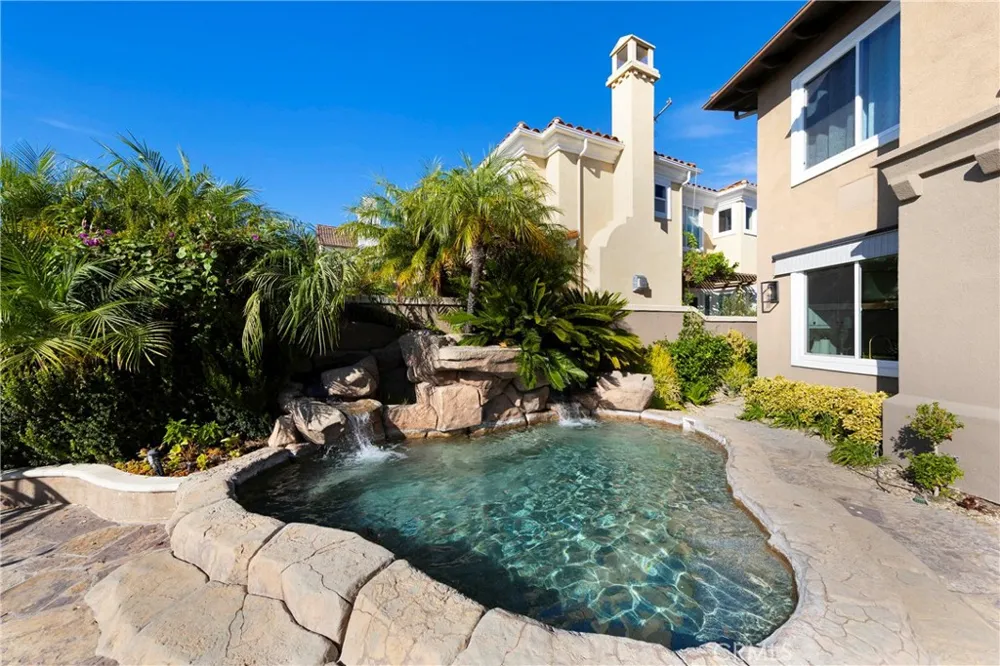 15 Marisol Newport Coast, CA 92657