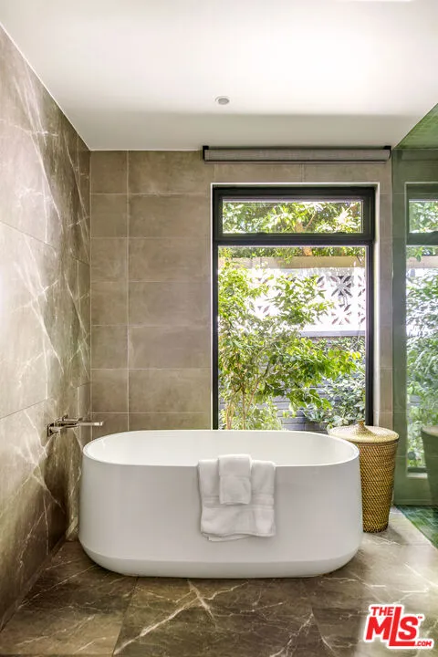 3526 Wrightwood Court Studio City, CA 91604
