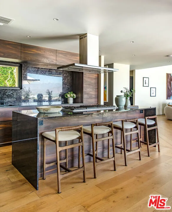 3526 Wrightwood Court Studio City, CA 91604