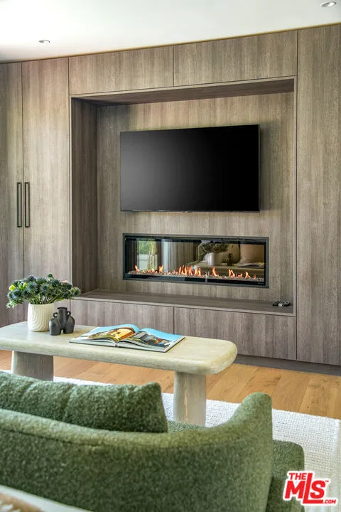 3526 Wrightwood Court Studio City, CA 91604
