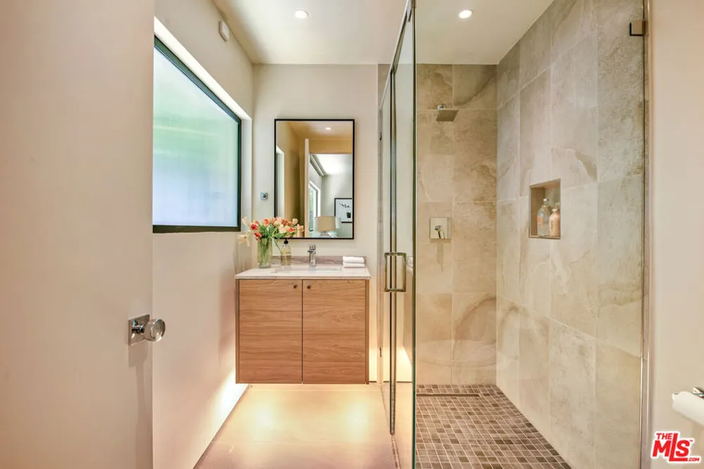 3526 Wrightwood Court Studio City, CA 91604