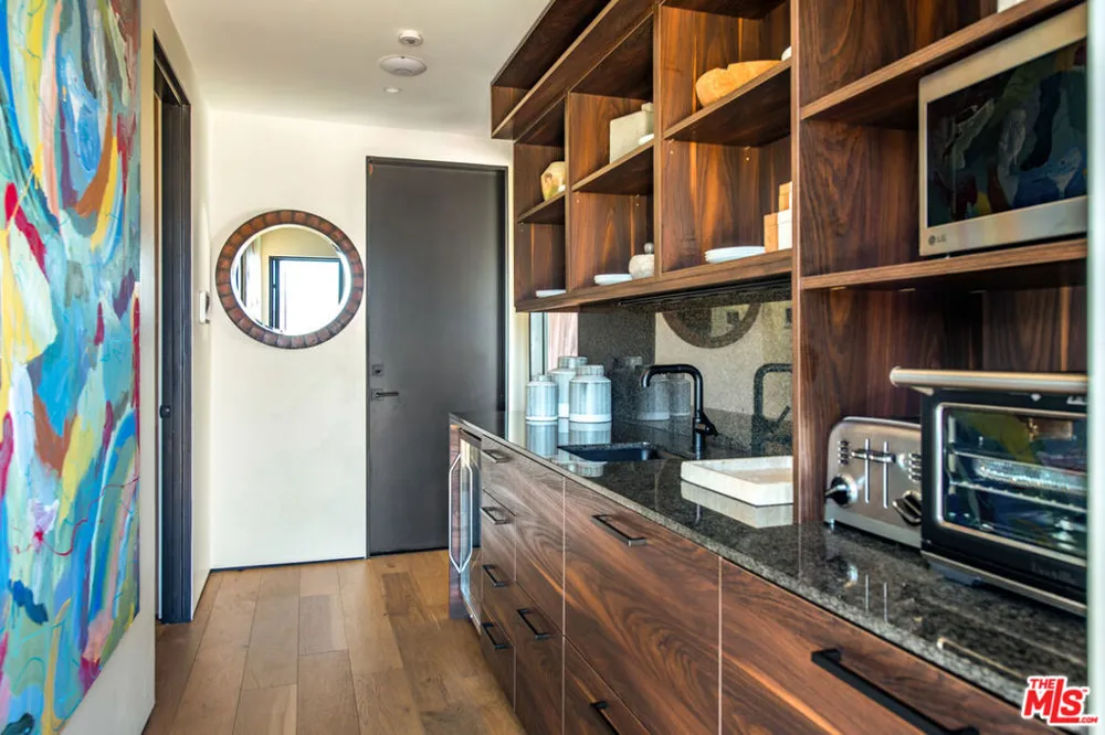 3526 Wrightwood Court Studio City, CA 91604