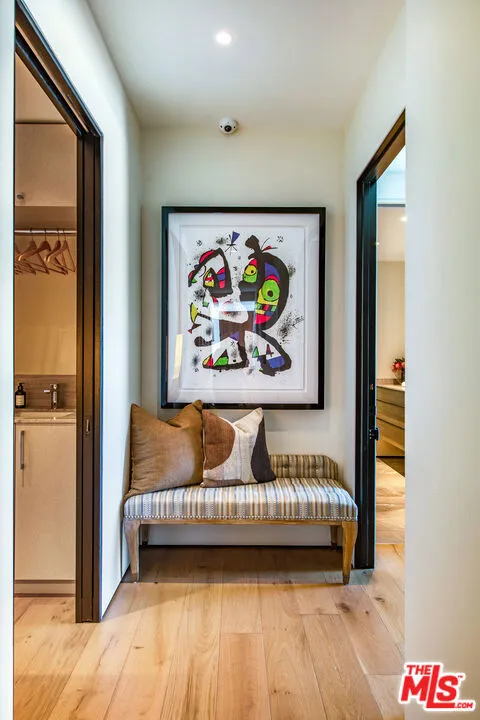 3526 Wrightwood Court Studio City, CA 91604