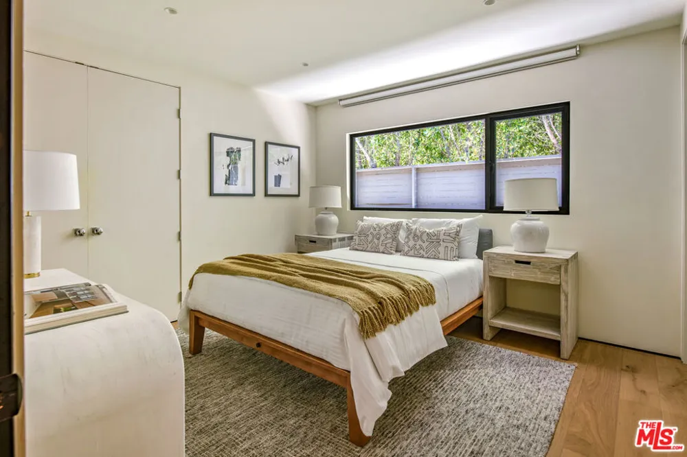3526 Wrightwood Court Studio City, CA 91604