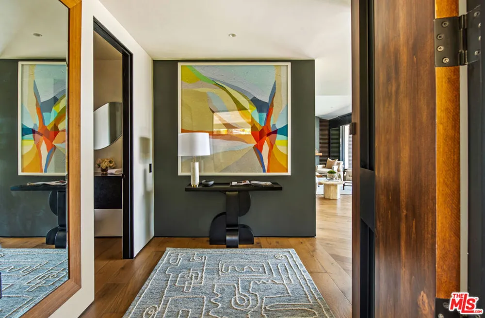 3526 Wrightwood Court Studio City, CA 91604