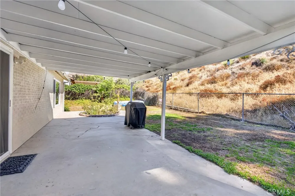 29716 Grandifloras Canyon Country, CA 91387