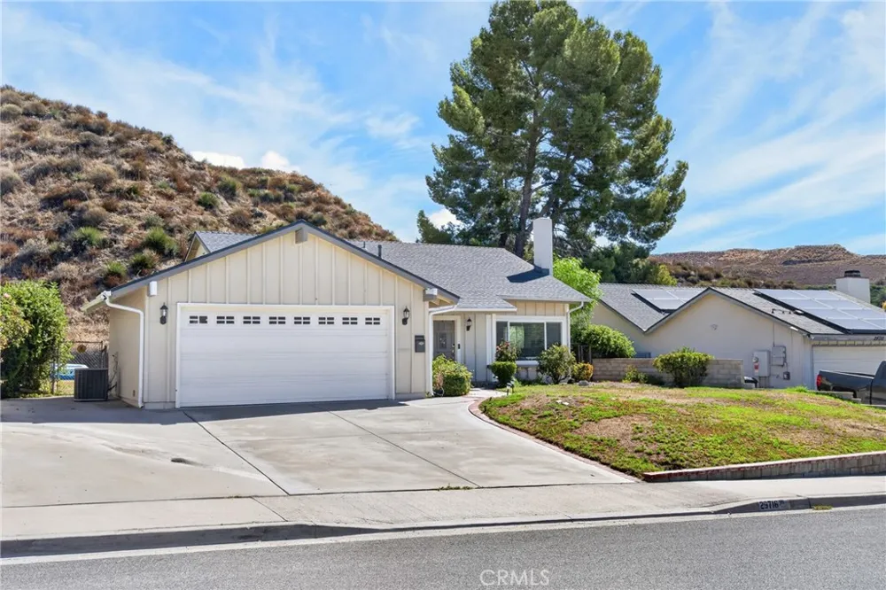 29716 Grandifloras Canyon Country, CA 91387