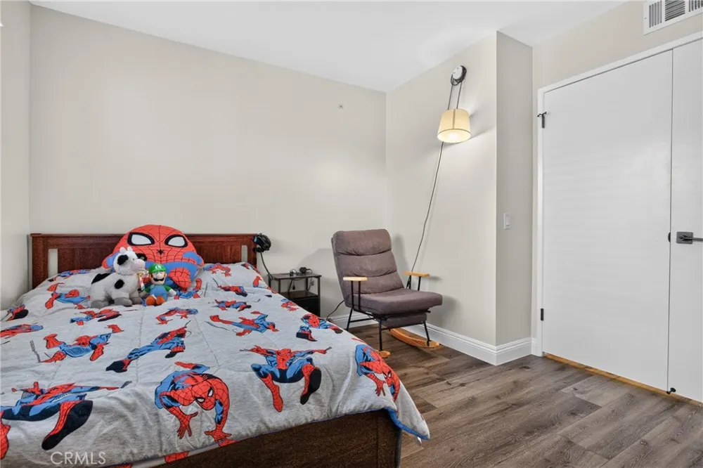 29716 Grandifloras Canyon Country, CA 91387
