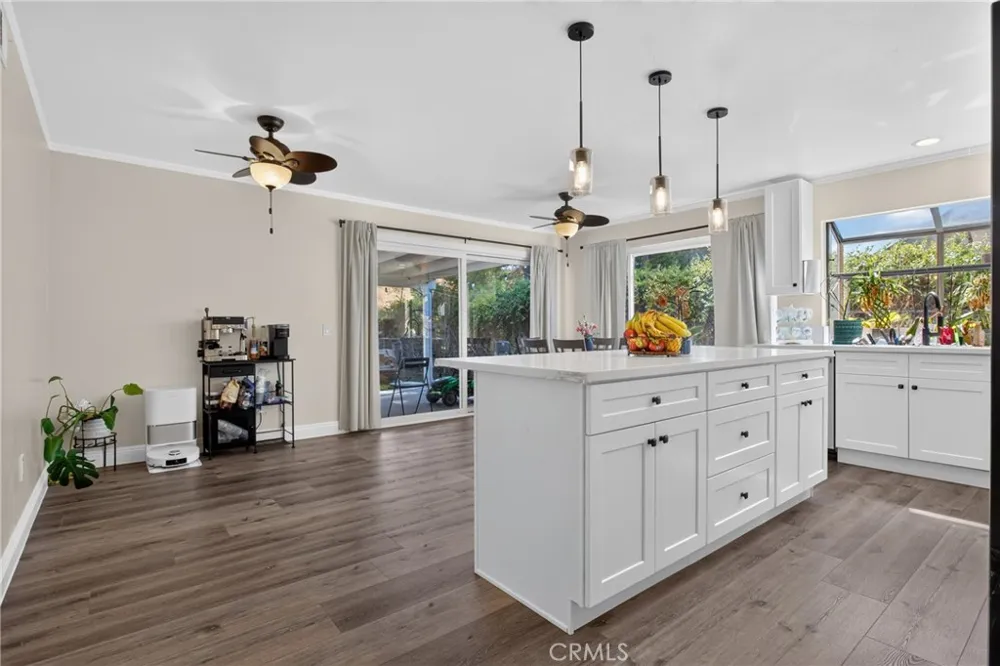 29716 Grandifloras Canyon Country, CA 91387