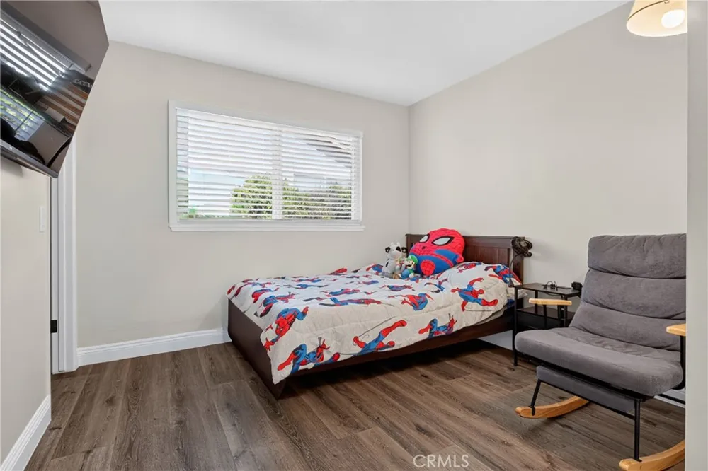 29716 Grandifloras Canyon Country, CA 91387