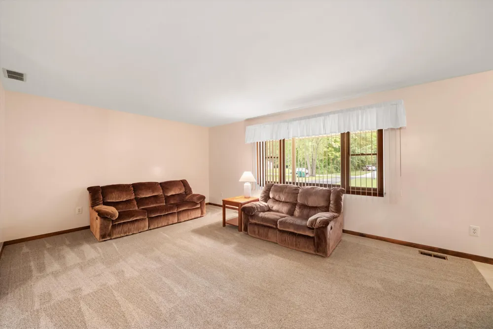 38531 Westvale Street Romulus, MI 48174