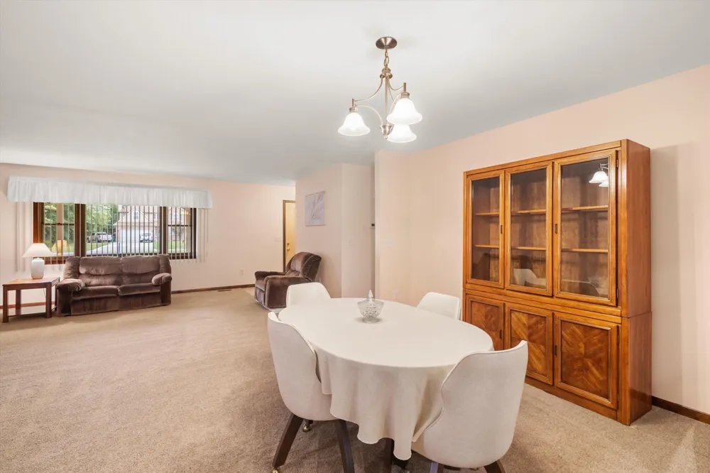 38531 Westvale Street Romulus, MI 48174