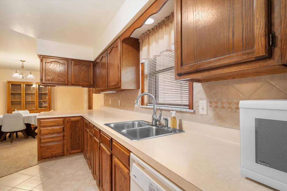 38531 Westvale Street Romulus, MI 48174