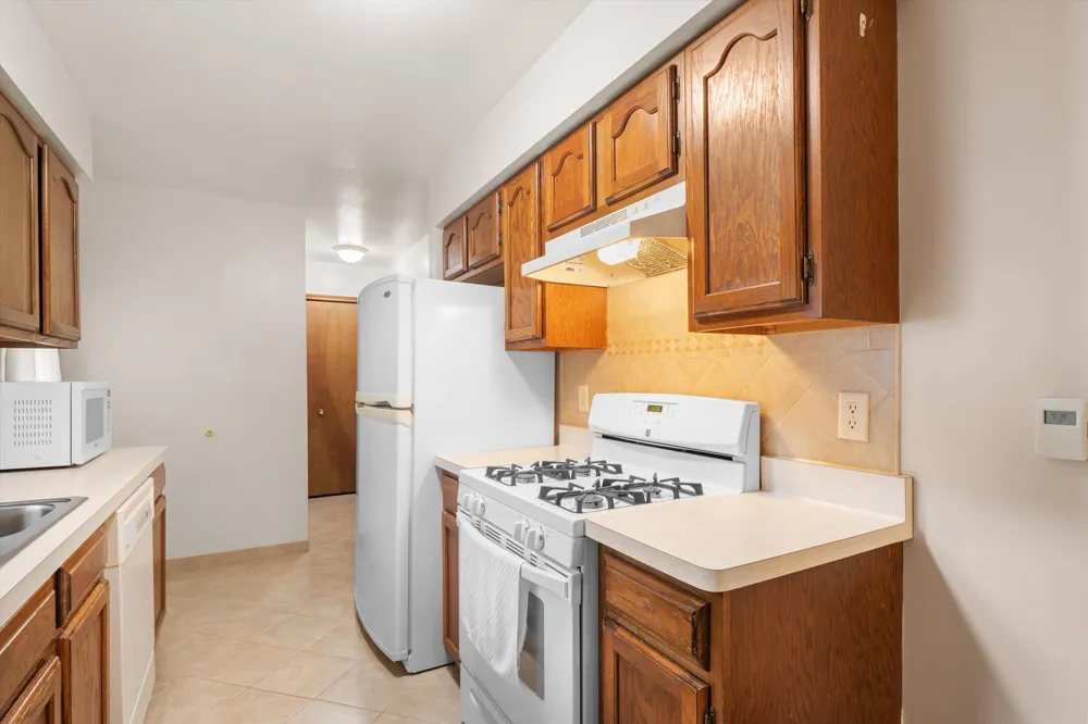 38531 Westvale Street Romulus, MI 48174