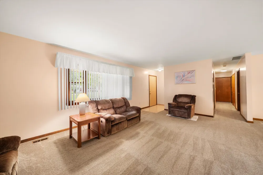 38531 Westvale Street Romulus, MI 48174