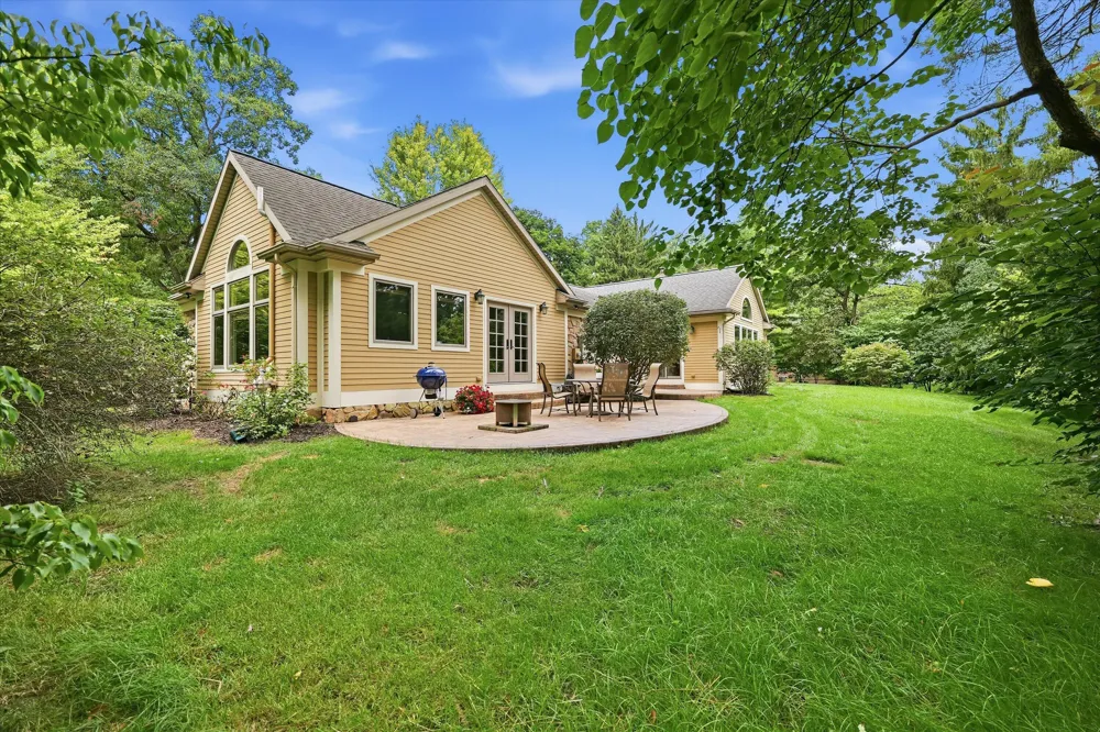 521 Rock Creek Drive Ann Arbor, MI 48104