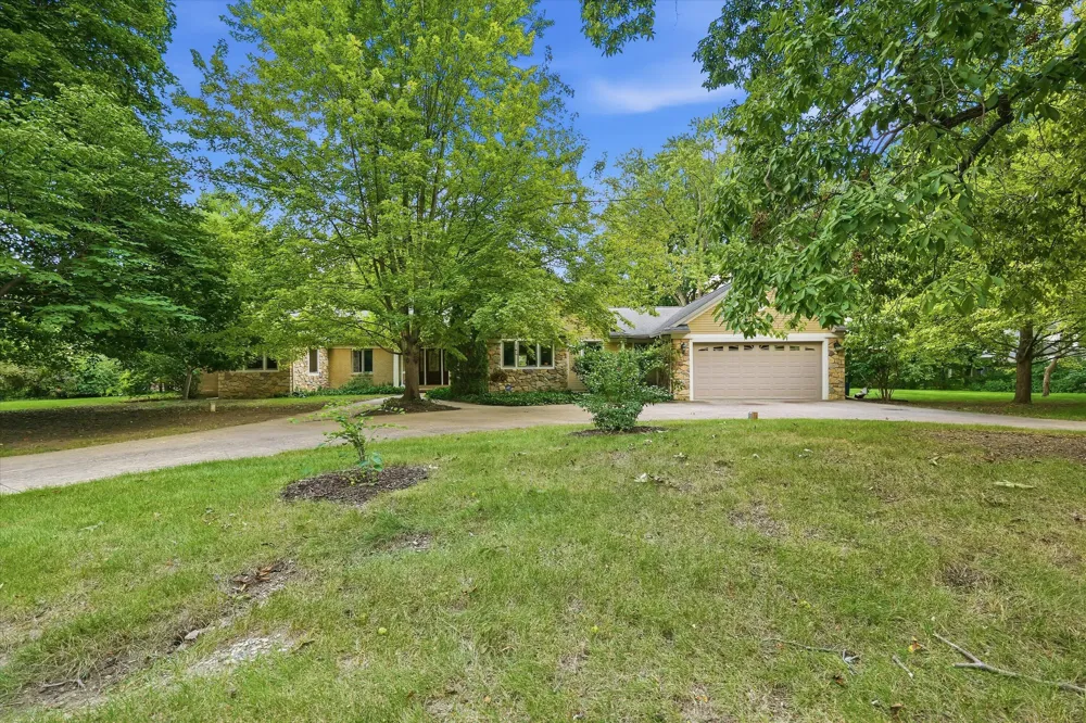 521 Rock Creek Drive Ann Arbor, MI 48104
