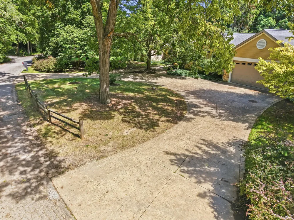 521 Rock Creek Drive Ann Arbor, MI 48104