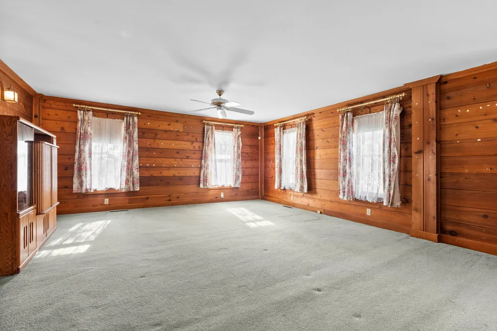 58380 County Road 365 Lawrence, MI 49064