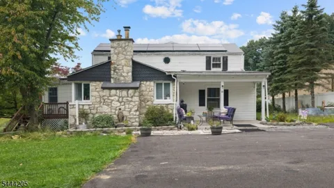 49 Hillcrest Dr