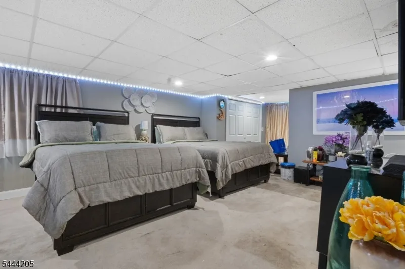 49 Hillcrest Dr Liberty, NJ 07838
