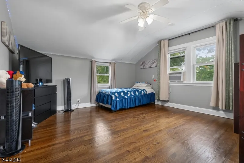 49 Hillcrest Dr Liberty, NJ 07838