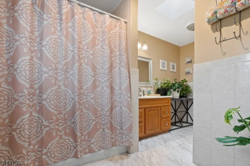 49 Hillcrest Dr Liberty, NJ 07838