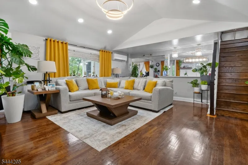 49 Hillcrest Dr Liberty, NJ 07838